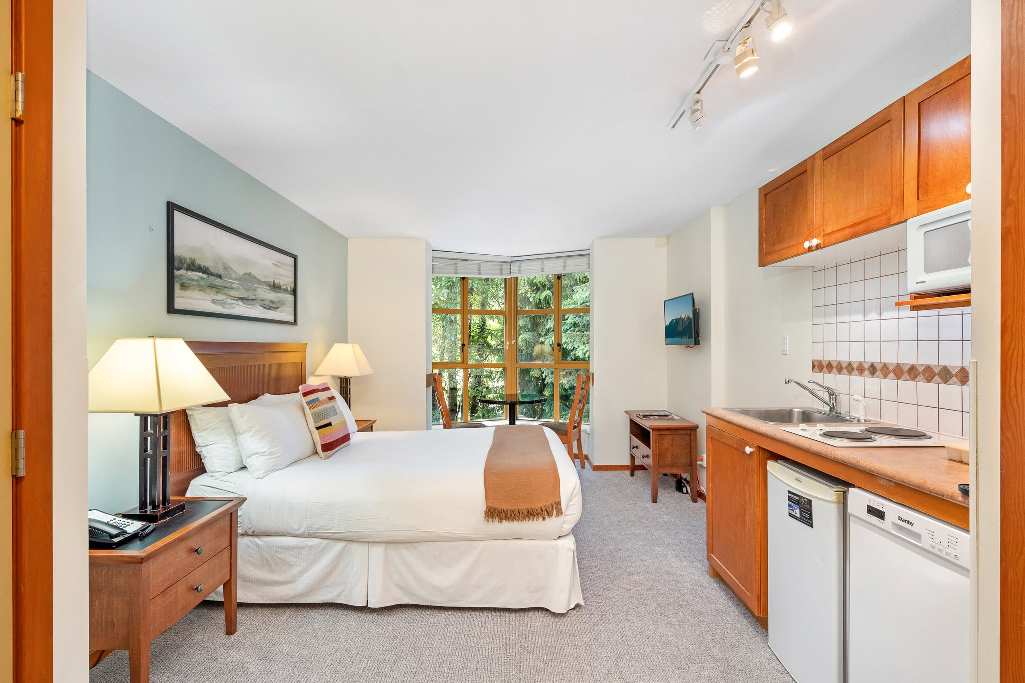 Forest View Cascade Room 3