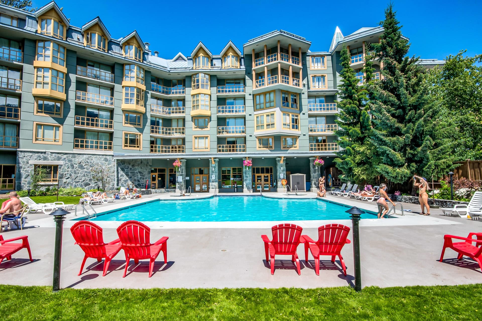 Hot tub and sauna amenities at Whistler Village hotel